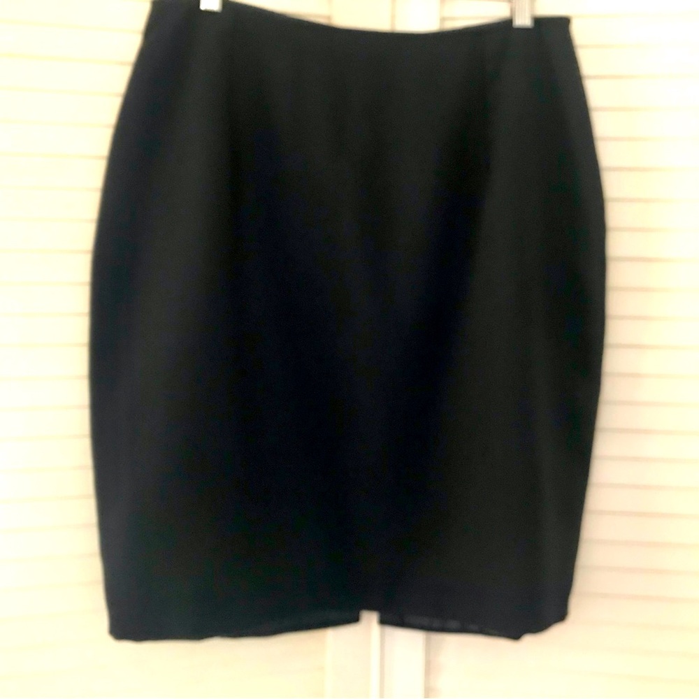 Mark Wong Nark Black Skirt Sz medium Fully Lined Back Slit